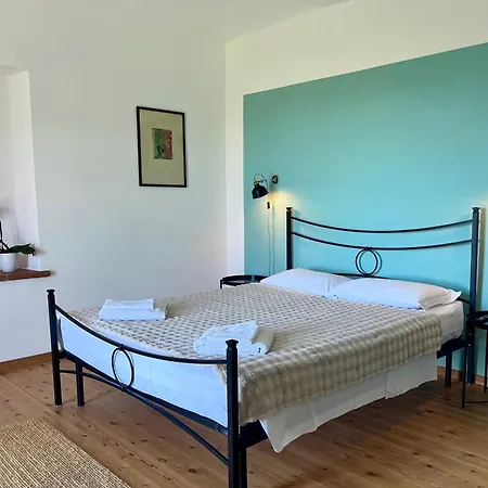 לינה וארוחת בוקר Casa Langa Di Lola 3*