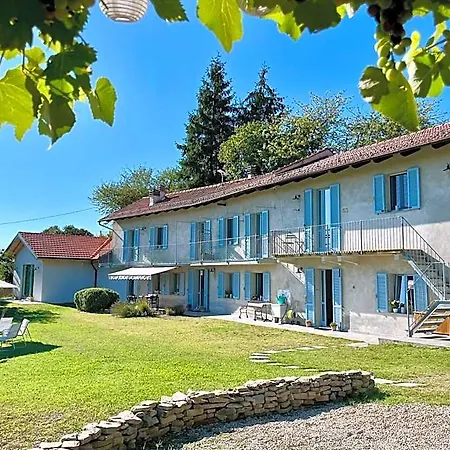 Casa Langa Di Lola Bed & Breakfast